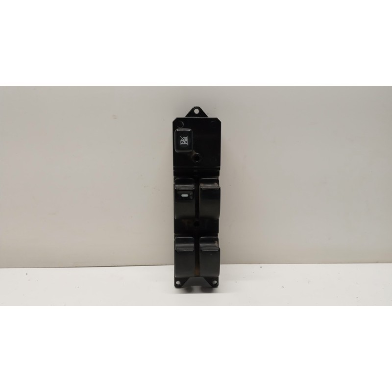 MITSUBISHI INTERRUTTORI E PULSANTI ALZAVETRI MITSUBISHI L200 2010>2015 usato