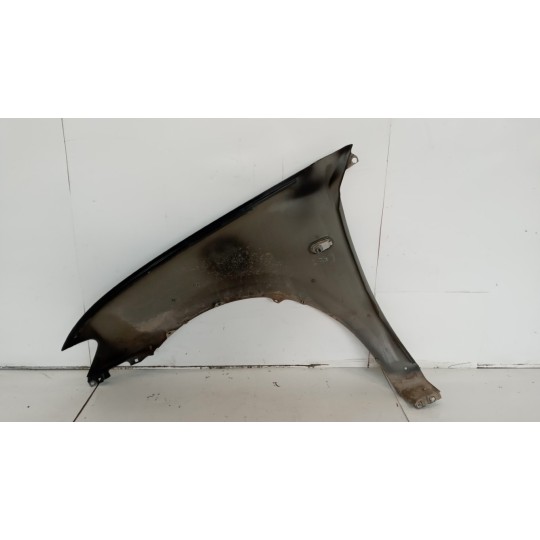 PARAFANGO ANTERIORE DESTRO MITSUBISHI L200 2010>2015 usato