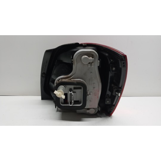 FARO POSTERIORE ESTERNO SINISTRO VOLKSWAGEN Polo 2009>2014 usato