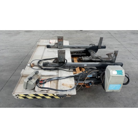 SPONDA IDRAULICA MERCEDES-BENZ truck Atego 970 usato