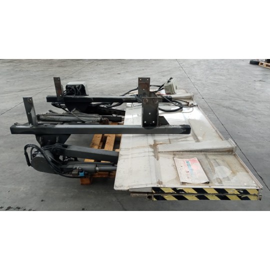 TAIL LIFT MERCEDES-BENZ truck Atego 970 used