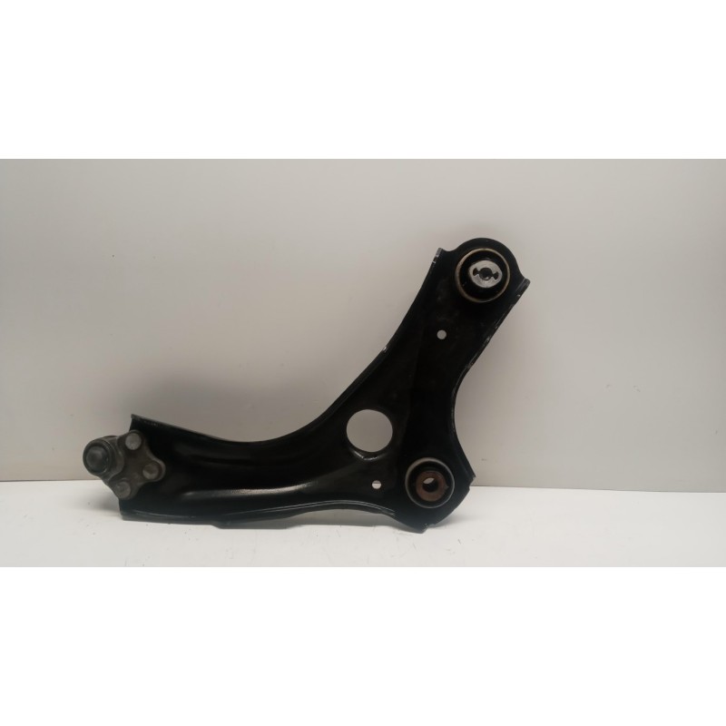 NISSAN CONTROL ARM FRONT LOWER LEFT  NISSAN Juke 2019> used