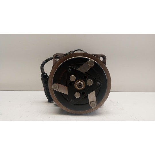 AIR CONDITIONER COMPRESSOR MAN TGS used