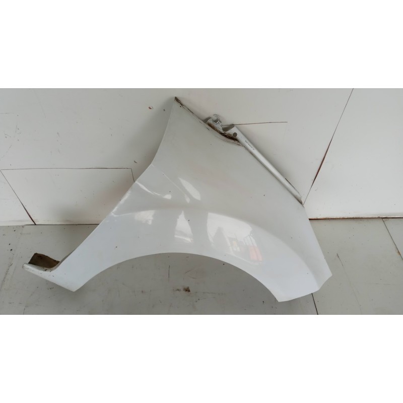 FORD PARAFANGO ANTERIORE DESTRO FORD Fiesta 2008>2013 usato