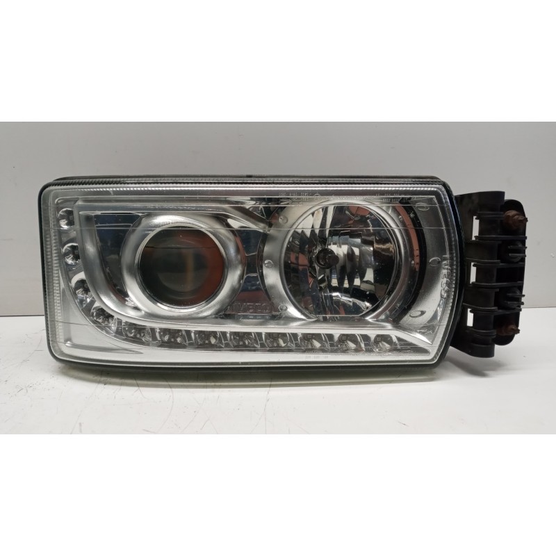 IVECO RIGHT HEADLIGHT LED LAMP  IVECO Stralis 2013> used