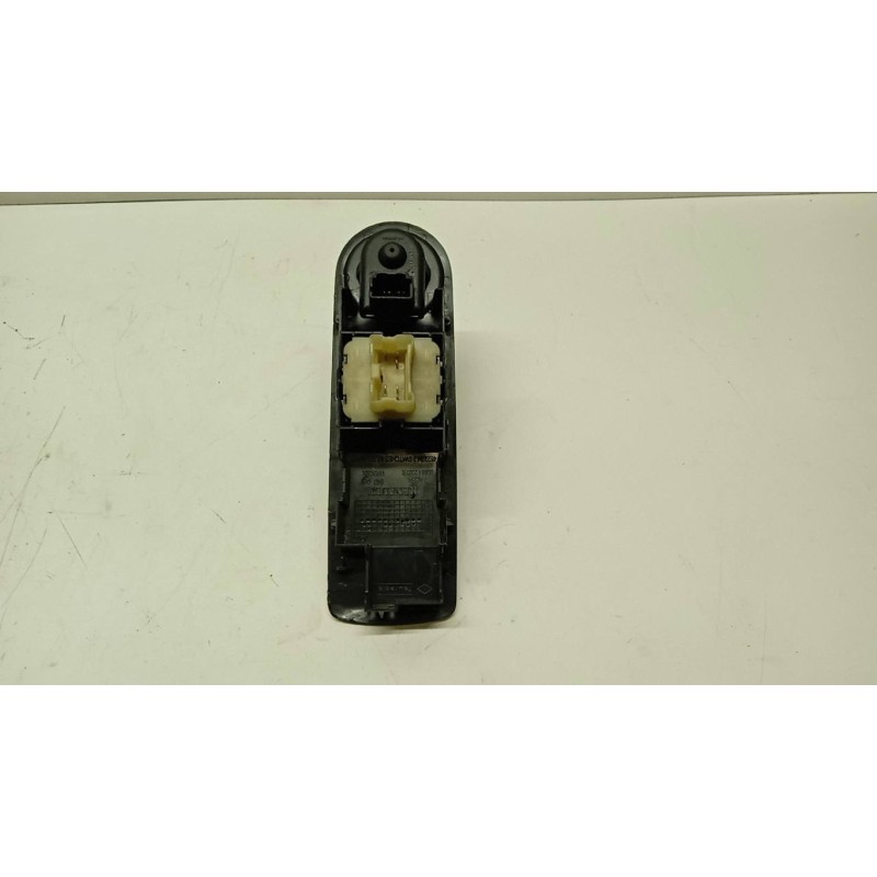 RENAULT INTERRUTTORI E PULSANTI ALZAVETRI RENAULT Clio 2012>2016 usato