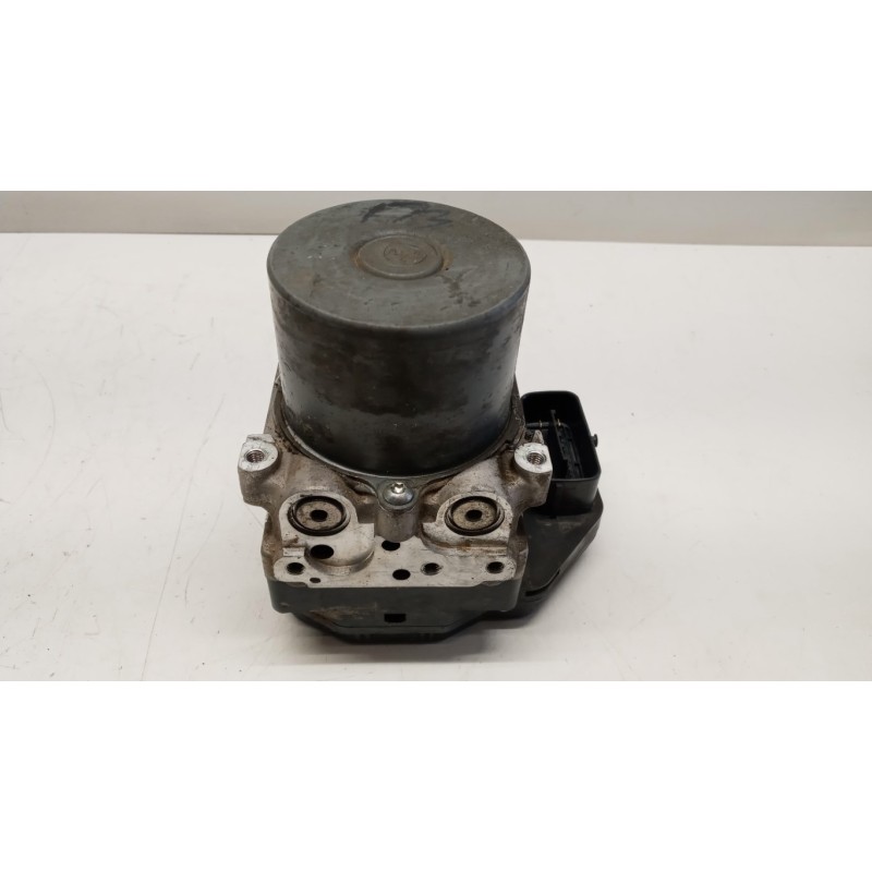 TOYOTA ABS SYSTEM TOYOTA Hilux 2011>2016 used
