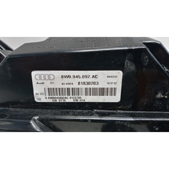 FARO POST ESTERNO LED DESTRO AUDI A4 2019> Allroad usato