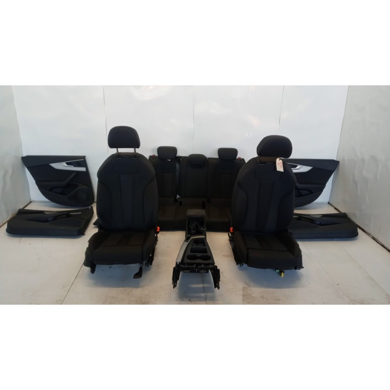 AUDI KIT SELLERIA AUDI A4 2019> Allroad usato