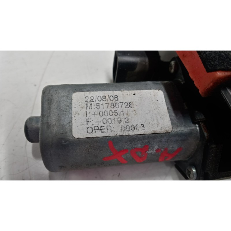 FIAT ALZA VETRI ANTERIORI DESTRO FIAT F.Grande Punto 2005>2012 usato