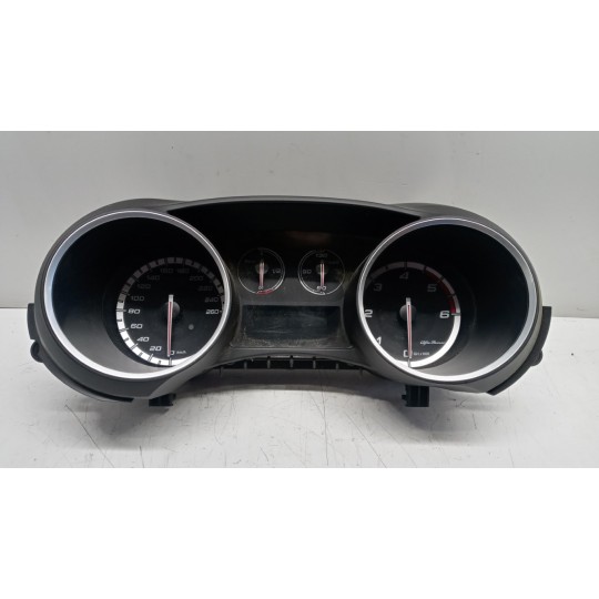 QUADRO STRUMENTI ALFA ROMEO Giulietta 2010>2016 usato