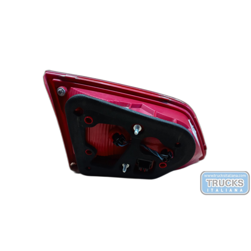 VOLKSWAGEN RIGHT REAR LIGHT ON BACK  VOLKSWAGEN Passat 2010>2014 used