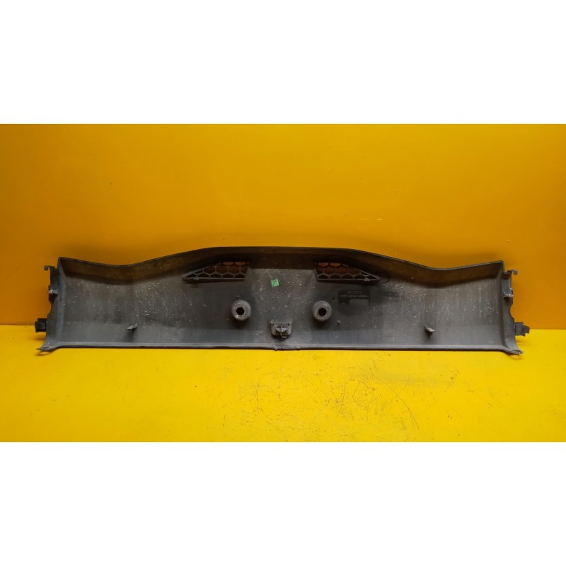 RENAULT truck PARAURTI CENTRALE ANTERIORE RENAULT truck T 2014> usato