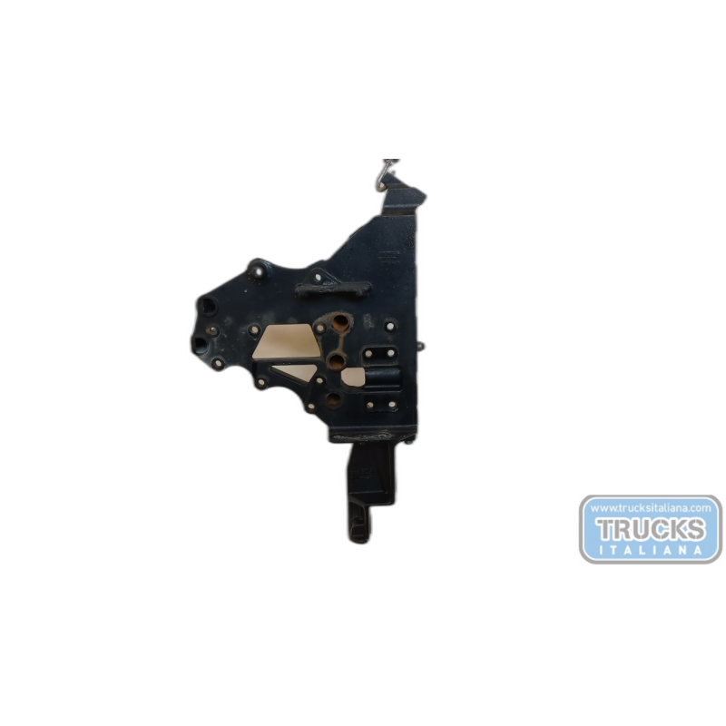 RENAULT truck SUPPORTO PARAURTO RENAULT truck T 2014> usato
