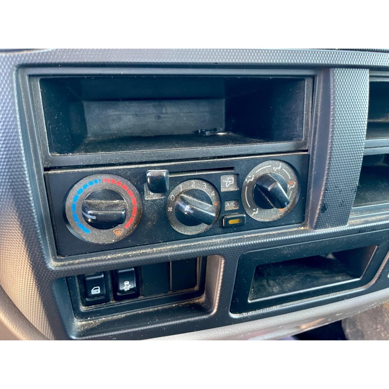 NISSAN truck NISSAN truck NT400 35.13 SARACCO