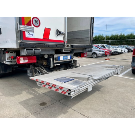 DAF CF 450 FAN 6X2 ISOTERMICO + FRIGO CARRIER-