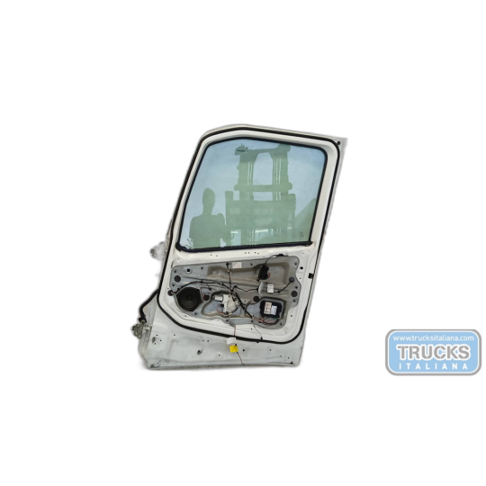 RIGHT FRONT DOOR  VOLVO truck FH euro 6 used