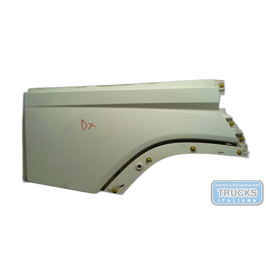 RIGHT FRONT MUDGUARD  VOLVO truck FH euro 6 used