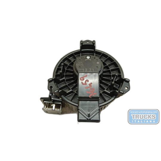 MOTORINO VENTILAZIONE INTERNA TOYOTA Yaris 2014>2017 usato