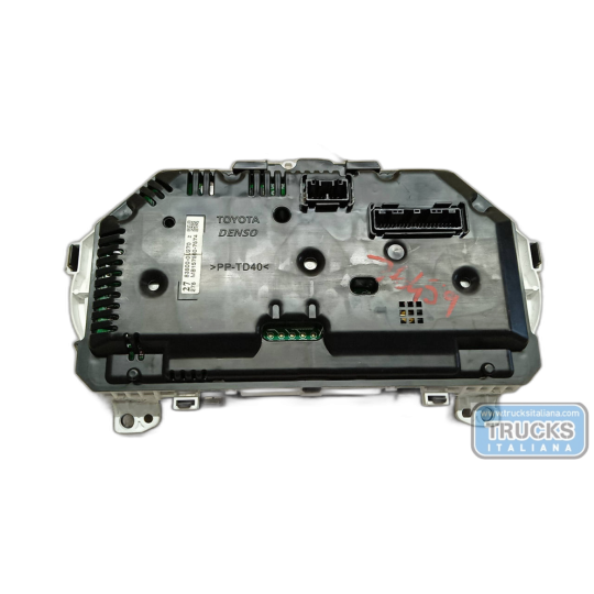 QUADRO STRUMENTI TOYOTA Yaris 2014>2017 usato