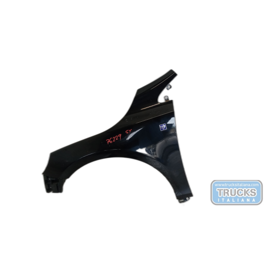 LEFT FRONT MUDGUARD  VOLVO V40 2012>2016 used