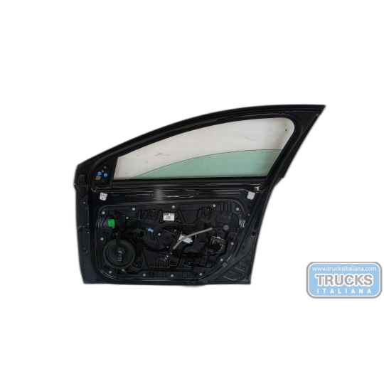 PORTA ANTERIORE DESTRA VOLVO V40 2012>2016 usato