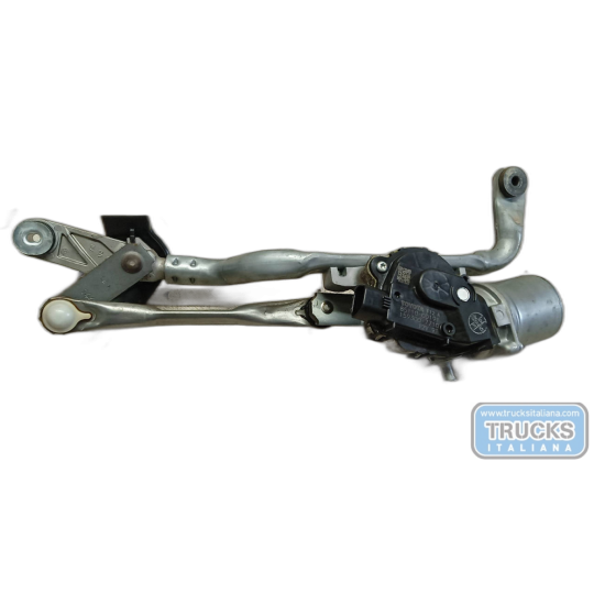 windshield wiper motor TOYOTA Yaris 2014>2017 used