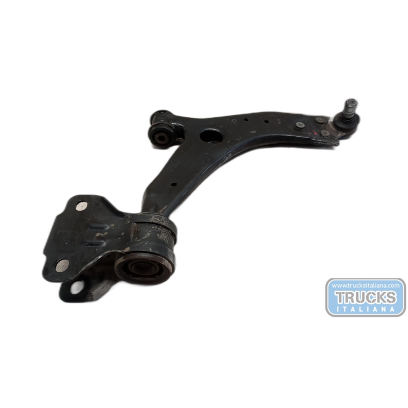 VOLVO BRACCIO OSCILLANTE ANTERIORE INFERIORE DESTRO VOLVO V40 2012>2016 usato