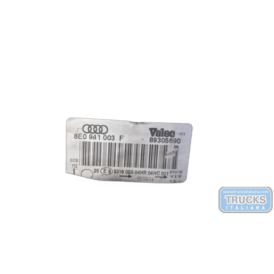 FRONT LEFT FLASHLIGHT  AUDI A4 2000>2004 used