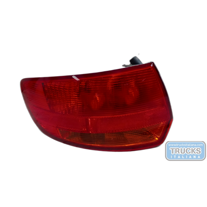 AUDI FARO POSTERIORE ESTERNO SINISTRO AUDI A3 Sportback 2005>2008 usato
