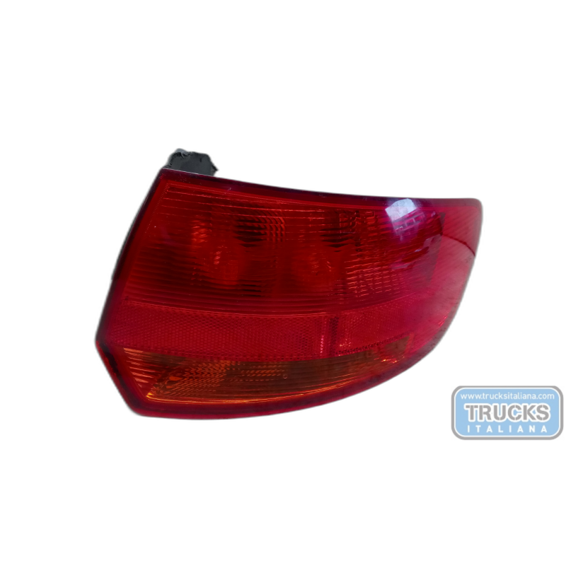 AUDI FARO POSTERIORE ESTERNO DESTRO AUDI A3 Sportback 2005>2008 usato