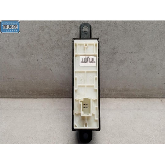 INTERRUTTORI E PULSANTI ABITACOLO PEUGEOT 2008 2013>2016 usato