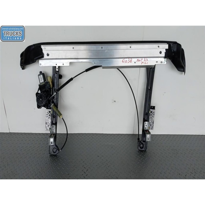 MINI ALZA VETRI ANTERIORI DESTRO MINI R56  2006>2011 usato