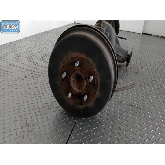 ASSALE POSTERIORE NISSAN Vanette usato