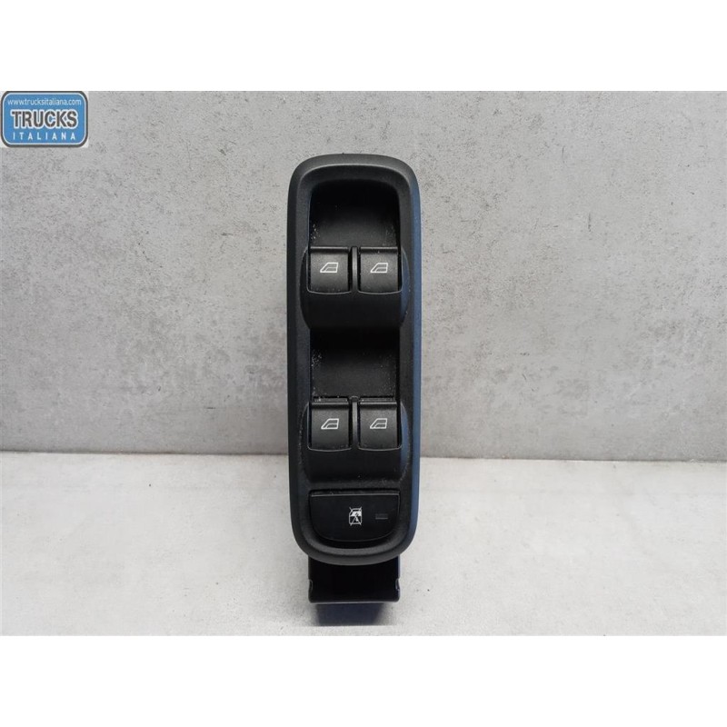 FORD INTERRUTTORI E PULSANTI ALZAVETRI FORD EcoSport 2013>2017 usato