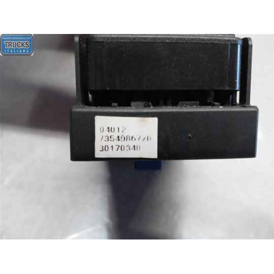 INTERRUTTORI E PULSANTI ALZAVETRI OPEL van Combo D 2012>2018 usato