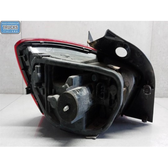 FARO POSTERIORE ESTERNO DESTRO SEAT Ibiza 2012>2015 usato