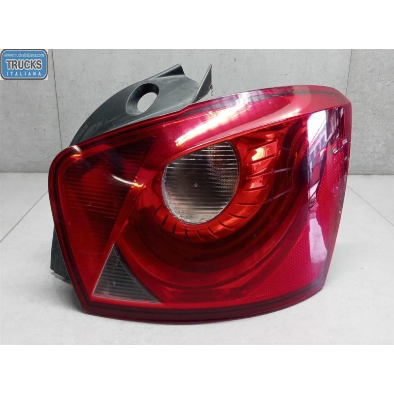 SEAT FARO POSTERIORE ESTERNO DESTRO SEAT Ibiza 2012>2015 usato