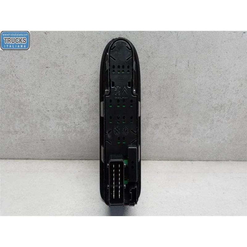 CITROEN INTERRUTTORI E PULSANTI ALZAVETRI CITROEN C3 2013>2016 usato