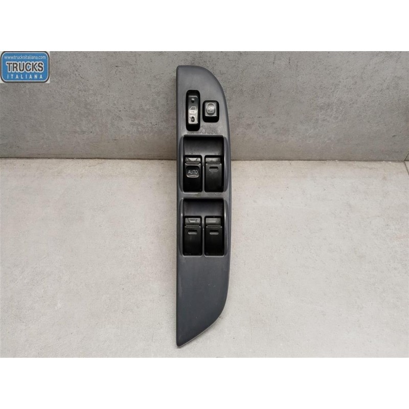 TOYOTA INTERRUTTORI E PULSANTI ALZAVETRI TOYOTA Land Cruiser 90/95 usato