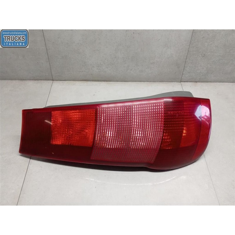 FIAT FARO POSTERIORE ESTERNO SINISTRO FIAT Punto 1993>1999 usato