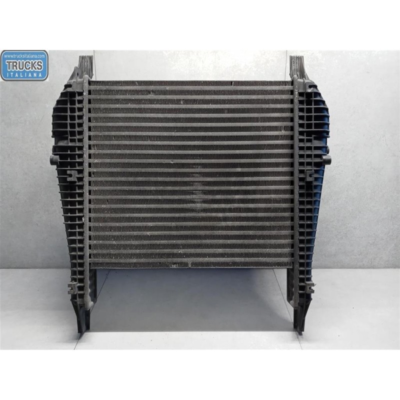 IVECO RADIATORE INTERCOOLERS IVECO EUROCARGO 2000>2005  usato