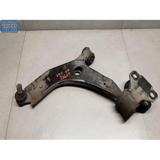 BRACCIO OSCILLANTE ANTERIORE INFERIORE SINISTRO VOLVO V40 2016> usato