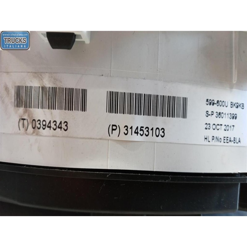 VOLVO QUADRO STRUMENTI VOLVO V40 2016> usato