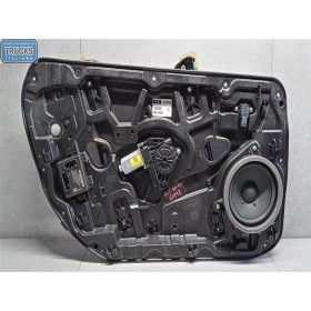 ALZA VETRI ANTERIORI...