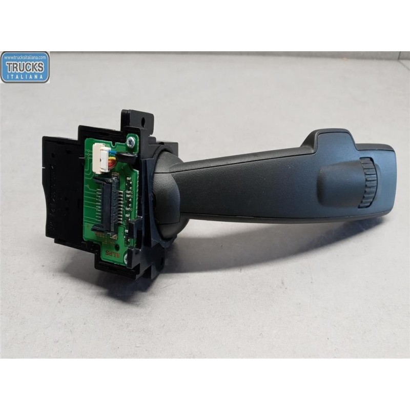 VOLVO DEVIOLUCI VOLVO V40 2016> usato