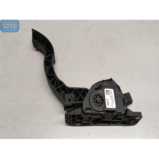 ELETRONIC THROTTLE PEDAL  VOLVO V40 2016> used