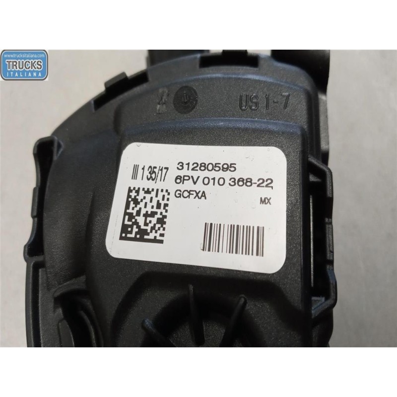 VOLVO ELETRONIC THROTTLE PEDAL  VOLVO V40 2016> used