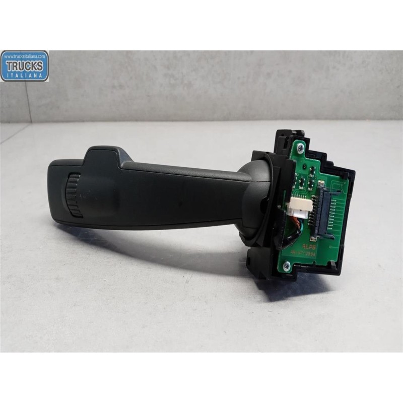 VOLVO DEVIOTERGI VOLVO V40 2016> usato