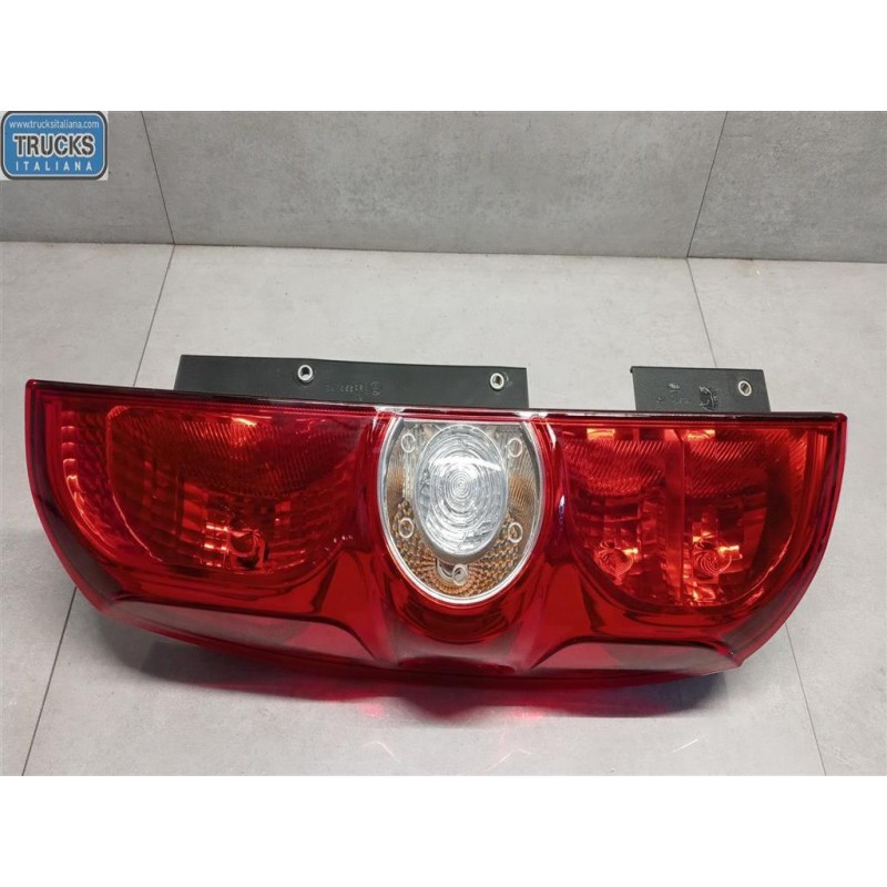 FIAT FARO POSTERIORE ESTERNO SINISTRO FIAT Doblo' 2009>2014 usato